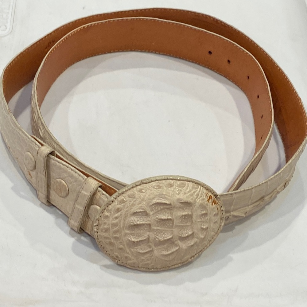 Alligator 🐊 leather belt cream white vintage men unisex size 44” made in USA